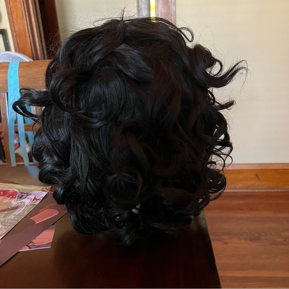 Arda Wigs Bucky Classic in black - Picture 4 of 6
